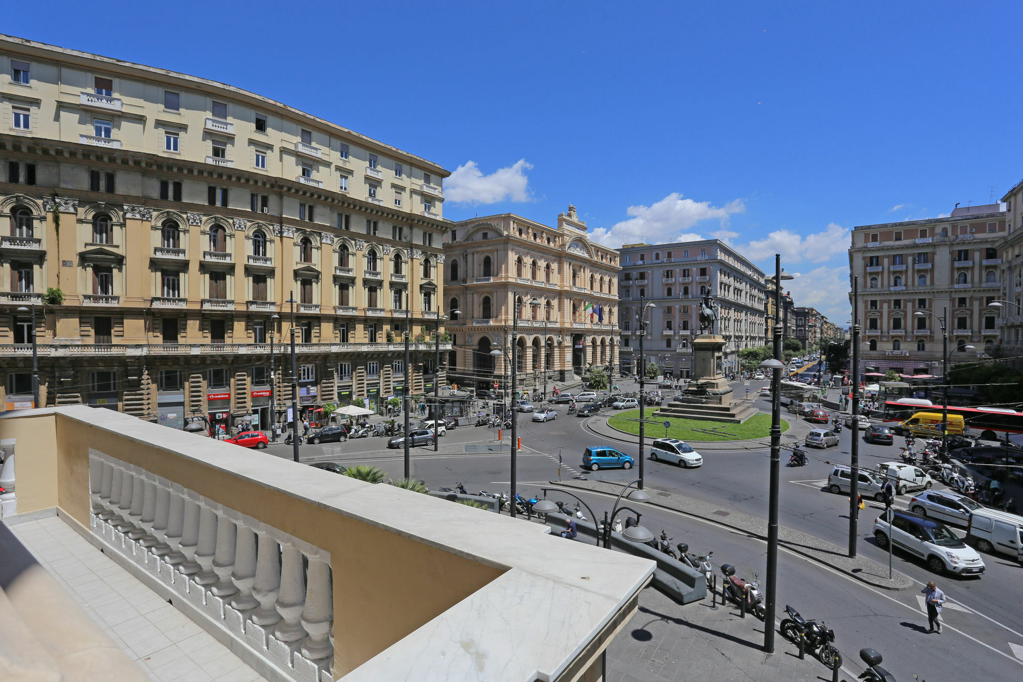 Отель Piazza Bovio 22 Неаполь Экстерьер фото